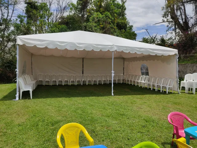 Carpa instalada para evento